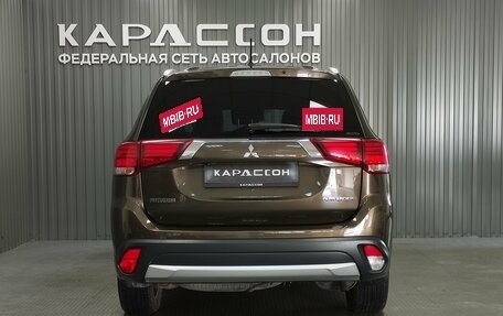 Mitsubishi Outlander III рестайлинг 3, 2015 год, 1 702 000 рублей, 4 фотография