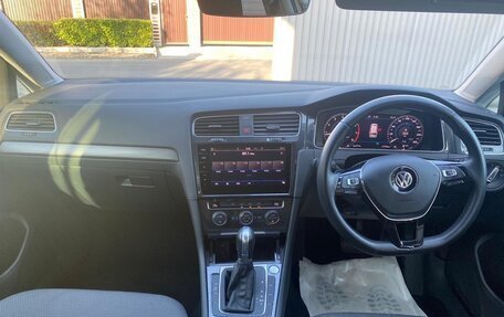 Volkswagen Golf VII, 2018 год, 1 330 000 рублей, 8 фотография