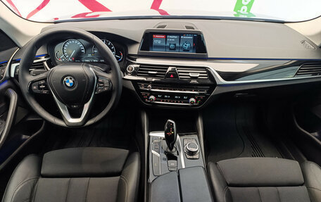BMW 5 серия, 2017 год, 2 453 000 рублей, 11 фотография