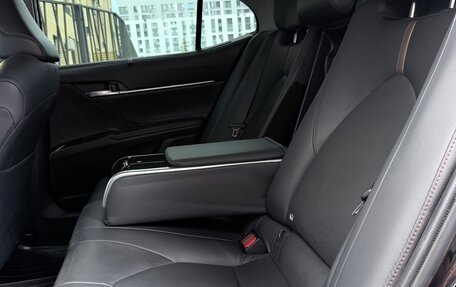 Toyota Camry, 2018 год, 2 900 000 рублей, 9 фотография