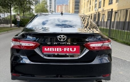 Toyota Camry, 2018 год, 2 900 000 рублей, 5 фотография