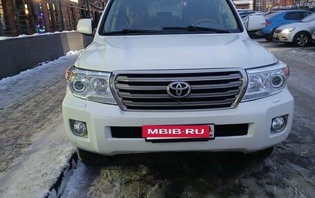 Toyota Land Cruiser 200, 2013 год, 3 200 000 рублей, 3 фотография
