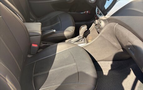 Hyundai Solaris II рестайлинг, 2015 год, 900 000 рублей, 6 фотография