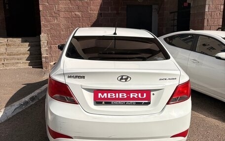 Hyundai Solaris II рестайлинг, 2015 год, 900 000 рублей, 3 фотография