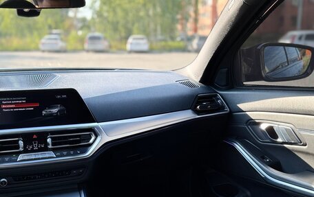 BMW 3 серия, 2019 год, 3 900 000 рублей, 31 фотография