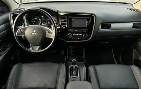 Mitsubishi Outlander III рестайлинг 3, 2014 год, 1 670 000 рублей, 8 фотография