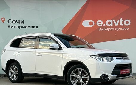 Mitsubishi Outlander III рестайлинг 3, 2014 год, 1 670 000 рублей, 3 фотография