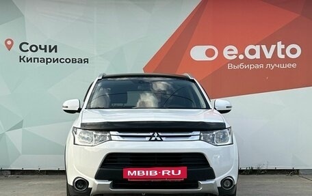 Mitsubishi Outlander III рестайлинг 3, 2014 год, 1 670 000 рублей, 2 фотография