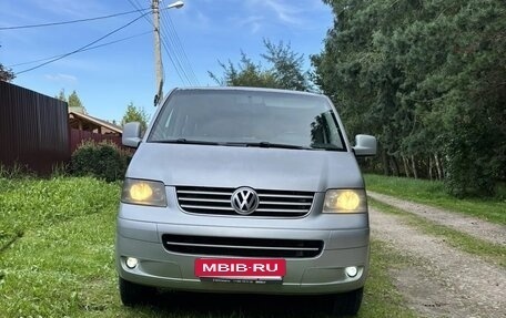 Volkswagen Caravelle T5, 2009 год, 1 340 000 рублей, 2 фотография
