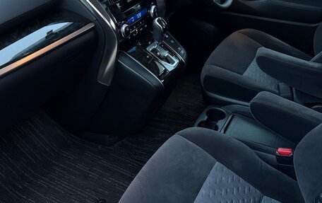 Toyota Vellfire II, 2016 год, 3 150 000 рублей, 14 фотография
