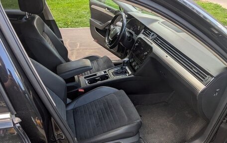 Volkswagen Passat B8 рестайлинг, 2018 год, 1 250 000 рублей, 8 фотография