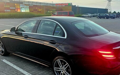 Mercedes-Benz E-Класс, 2019 год, 3 585 000 рублей, 10 фотография