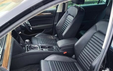 Volkswagen Passat B8 рестайлинг, 2017 год, 1 700 000 рублей, 14 фотография