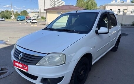 Renault Logan I, 2013 год, 299 000 рублей, 2 фотография