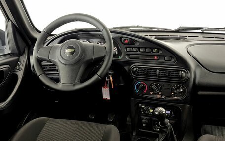 Chevrolet Niva I рестайлинг, 2018 год, 860 000 рублей, 11 фотография