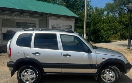 Chevrolet Niva I рестайлинг, 2003 год, 285 000 рублей, 2 фотография