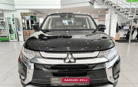 Mitsubishi Outlander III рестайлинг 3, 2018 год, 3 250 000 рублей, 2 фотография