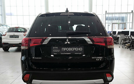 Mitsubishi Outlander III рестайлинг 3, 2018 год, 3 250 000 рублей, 7 фотография
