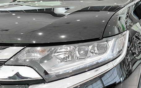Mitsubishi Outlander III рестайлинг 3, 2018 год, 3 250 000 рублей, 21 фотография