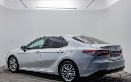 Toyota Camry, 2018 год, 2 820 000 рублей, 3 фотография