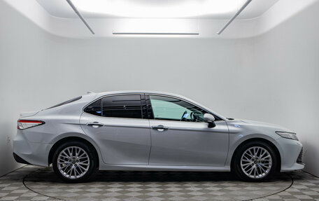 Toyota Camry, 2018 год, 2 820 000 рублей, 7 фотография