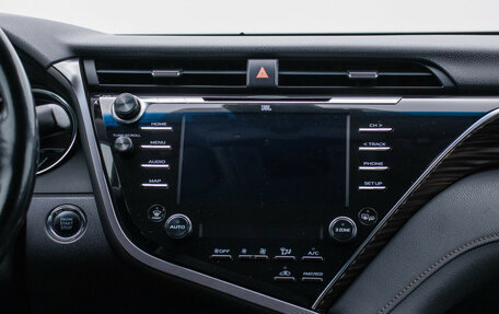 Toyota Camry, 2018 год, 2 820 000 рублей, 15 фотография