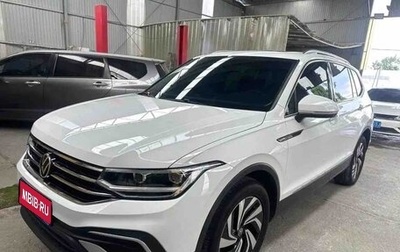 Volkswagen Tiguan II, 2022 год, 2 750 000 рублей, 1 фотография