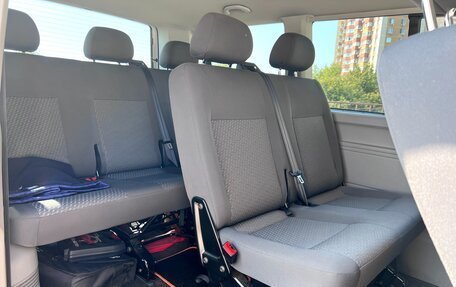 Volkswagen Caravelle T5, 2013 год, 2 500 000 рублей, 4 фотография