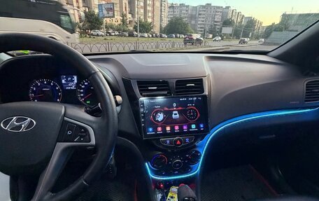 Hyundai Solaris II рестайлинг, 2015 год, 850 000 рублей, 9 фотография