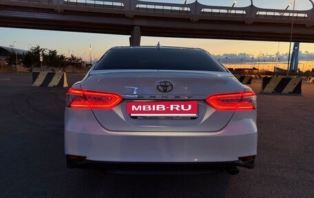 Toyota Camry, 2018 год, 3 200 000 рублей, 6 фотография