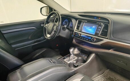 Toyota Highlander III, 2014 год, 2 659 000 рублей, 8 фотография