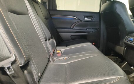 Toyota Highlander III, 2014 год, 2 659 000 рублей, 13 фотография