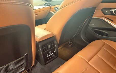 BMW 3 серия, 2019 год, 3 670 000 рублей, 14 фотография