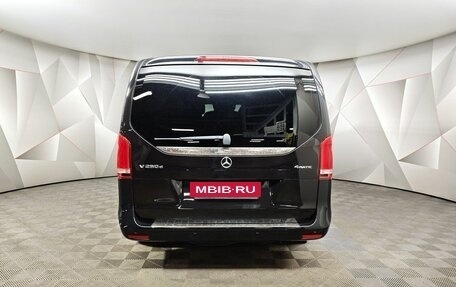 Mercedes-Benz V-Класс, 2017 год, 4 920 000 рублей, 7 фотография
