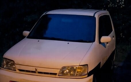 Nissan Cube II, 1999 год, 230 000 рублей, 3 фотография