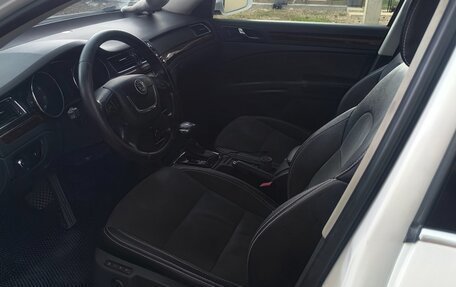 Skoda Superb III рестайлинг, 2012 год, 950 000 рублей, 16 фотография