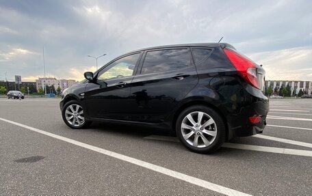 Hyundai Solaris II рестайлинг, 2012 год, 650 000 рублей, 2 фотография