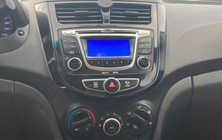 Hyundai Solaris II рестайлинг, 2012 год, 650 000 рублей, 9 фотография