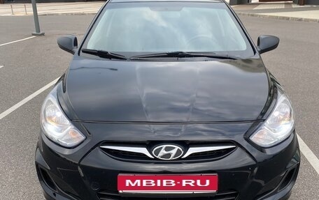 Hyundai Solaris II рестайлинг, 2012 год, 650 000 рублей, 5 фотография