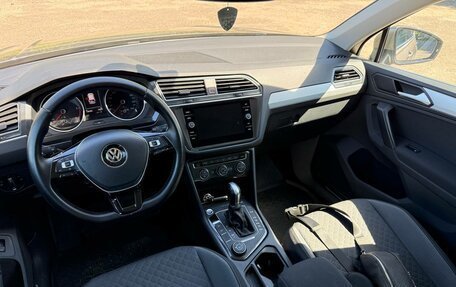 Volkswagen Tiguan II, 2018 год, 2 580 000 рублей, 10 фотография