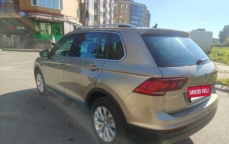 Volkswagen Tiguan II, 2018 год, 2 580 000 рублей, 6 фотография
