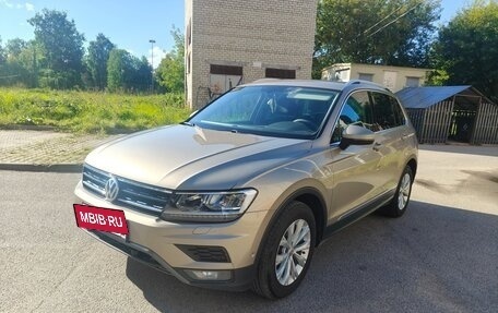 Volkswagen Tiguan II, 2018 год, 2 580 000 рублей, 2 фотография
