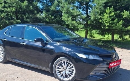 Toyota Camry, 2020 год, 3 750 000 рублей, 2 фотография