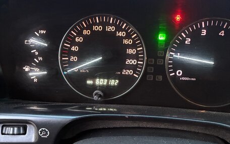 Toyota Land Cruiser 100 рестайлинг 2, 2004 год, 1 450 000 рублей, 18 фотография