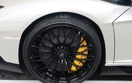 Lamborghini Aventador I рестайлинг, 2016 год, 49 500 000 рублей, 10 фотография