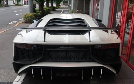 Lamborghini Aventador I рестайлинг, 2016 год, 49 500 000 рублей, 5 фотография