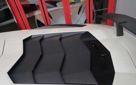 Lamborghini Aventador I рестайлинг, 2016 год, 49 500 000 рублей, 15 фотография
