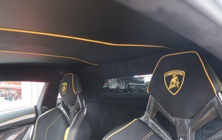 Lamborghini Aventador I рестайлинг, 2016 год, 49 500 000 рублей, 18 фотография