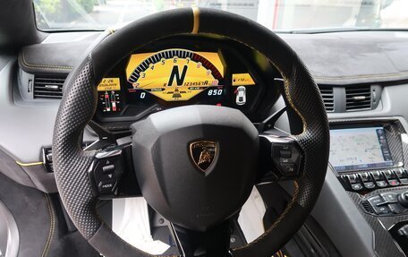 Lamborghini Aventador I рестайлинг, 2016 год, 49 500 000 рублей, 19 фотография