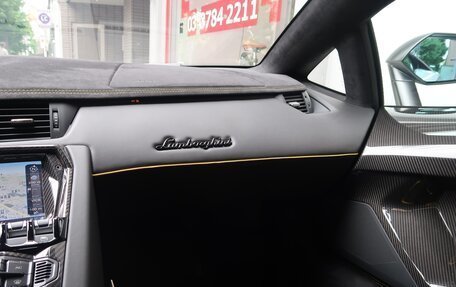 Lamborghini Aventador I рестайлинг, 2016 год, 49 500 000 рублей, 29 фотография